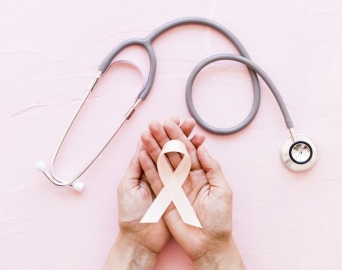 Uma em cada 20 mulheres poderá ser diagnosticada com câncer de mama até 2050