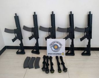 Homem é preso por tráfico internacional de armas