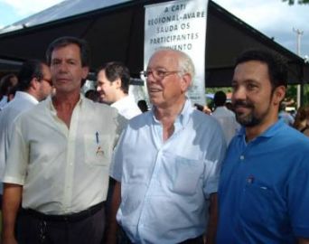 Ex-prefeito Fernando Pimentel recebe alta