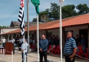 Hasteamento de bandeiras