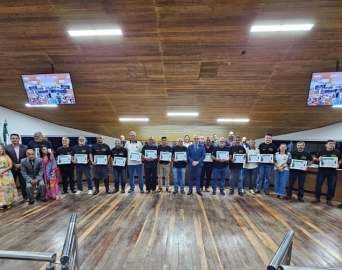 Em noite de homenagens, ex-comandante da Cavalaria pede a volta da base para Avaré