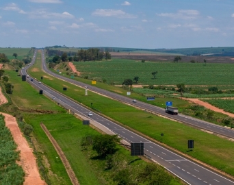 SPVias estima 36 mil veículos na SP-255, em Avaré, no feriado prolongado