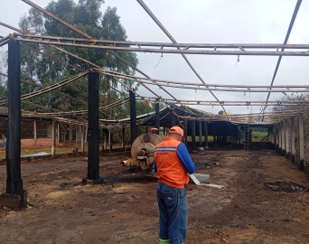 Defesa Civil de Avaré inspeciona granja atingida por incêndio