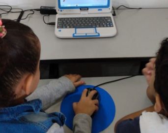 Secretaria amplia uso de informática na rede municipal de ensino