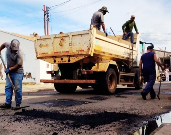 Avaré investe na recuperação de vias com operação tapa-buracos por toda cidade