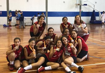 Equipe Vice-Campeã de basquetebol da EE “Dr. Paulo Araújo Novaes”