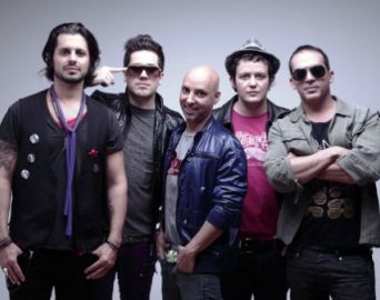 Hoje tem Jota Quest no palco da Fampop