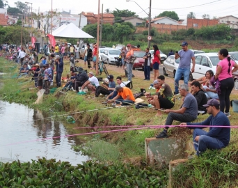 1ª Pesca Solidária de Páscoa reúne grande público no Lago Bertha Bannwart