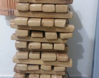 Polícia Militar prende dois homens com mais de 120 quilos de maconha