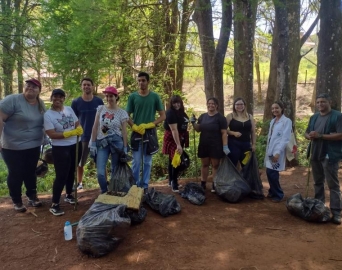 Dia Mundial da Limpeza teve mutirão ecológico no Horto Florestal de Avaré