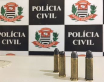 Adolescentes são flagrados com munições dentro de sala de aula