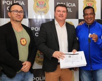 Polícia Civil entrega à Prefeitura de Avaré veículo apreendido do tráfico