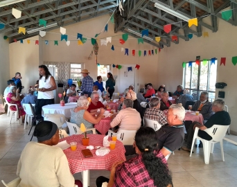 Festa julina reúne integrantes do Centro Dia do Idoso e Vila Dignidade