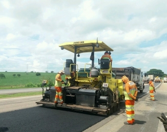 CCR SPVias realiza obras no pavimento da Castello Branco na região de Avaré