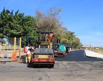 Rua no recinto da Emapa é duplicada pela Prefeitura de Avaré