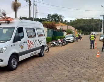 Polícia Militar fiscaliza mais de 50 veículos durante Operação Bloqueio em Avaré