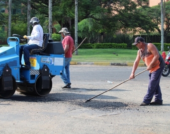 Prefeitura inicia operação tapa-buracos e leva melhorias a todos os bairros