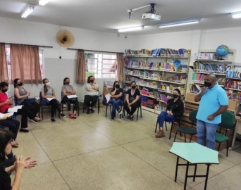 Secretaria promove palestra sobre atendimento à pessoa com deficiência