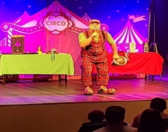 Centro Cultural recebe espetáculo infantil com mágicos e palhaços no dia 25