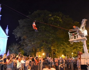 Chegada do Papai Noel de Tirolesa em Avaré acontece nesta terça-feira, 20