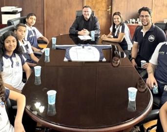 Banda Musical Municipal recebe novas camisetas para apresentações