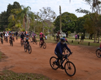 Pedalada Ecológica reúne mais de 130 ciclistas no Horto “Neto Guazzelli”