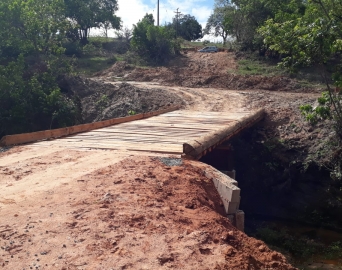Prefeitura de Avaré instala pontes de madeira na zona rural 