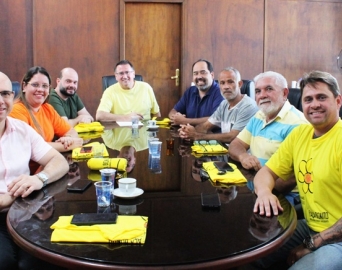 Prefeito e vereadores se reúnem para debater reajuste salarial dos servidores públicos
