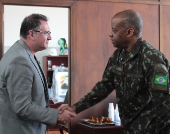 Roberto Araujo é empossado presidente da Junta de Serviço Militar de Avaré