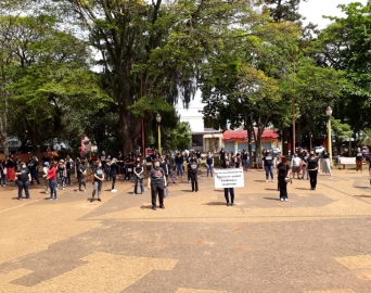 Professores municipais realizam novo protesto nesta quinta-feira