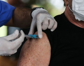 Saúde anuncia 4ª dose da vacina contra Covid para pessoas a partir dos 50 anos
