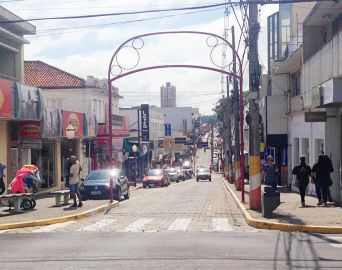 Comércio estende horário a partir de segunda-feira