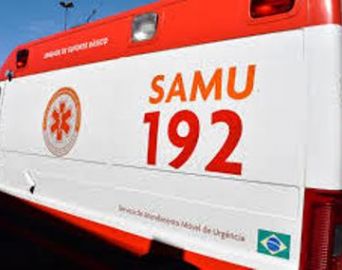 Ambulância do Samu se envolve em acidente