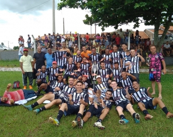 Vila Martins vence torneio no campo do Fluminense