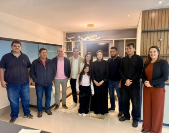 Ricardinho participa de recepção à comitiva estrangeira na empresa Soupleliss