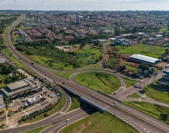 Cerca de 33 mil veículos devem trafegar pela SP-255, em Avaré, no feriado