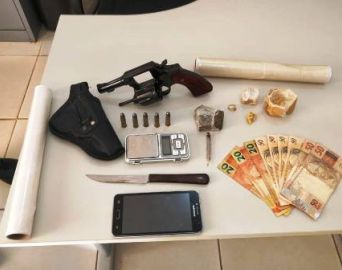 Coringa é preso por tráfico de drogas e posse de arma