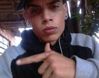 Adolescente é morto a facadas por causa de um pé de maconha