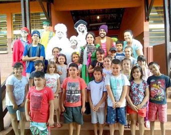 Peça infantil foi apresentada na EMEF José Ferezin em Arandu