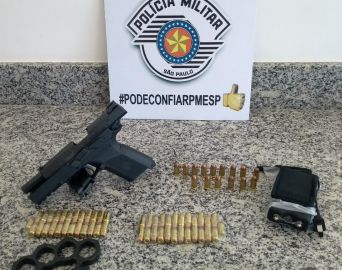 Homem é preso por tráfico internacional de arma e munições