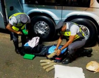 PM apreende 32 kg de maconha na Castello