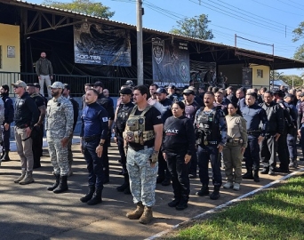 Agentes da SWAT ministram treinamento a profissionais de segurança em Avaré