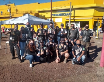 Moto Clube de Avaré começa a distribuir alimentos para famílias carentes