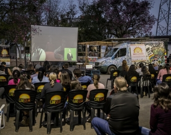 CineSolar chega a Arandu com sessões gratuitas de cinema movido a energia solar