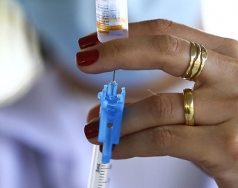 Ministério da Saúde anuncia vacina contra a Covid para pessoas acima de 40 anos