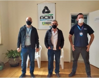 Representantes do Tenda Atacado visitam a ACIA e apresentam planos