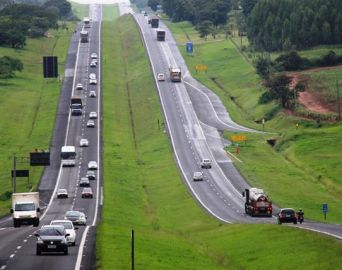 Rodovia João Mellão recebeu mais de 46 mil veículos no feriado
