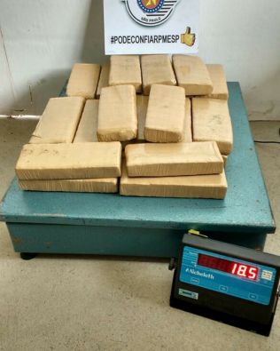 Menor é apreendido com mais de 18 kg de maconha